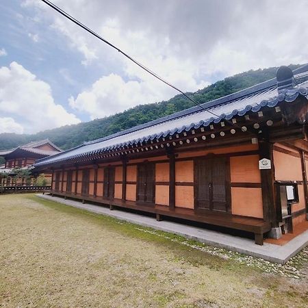 Yeongwol Hwanggung Hanok Pension المظهر الخارجي الصورة