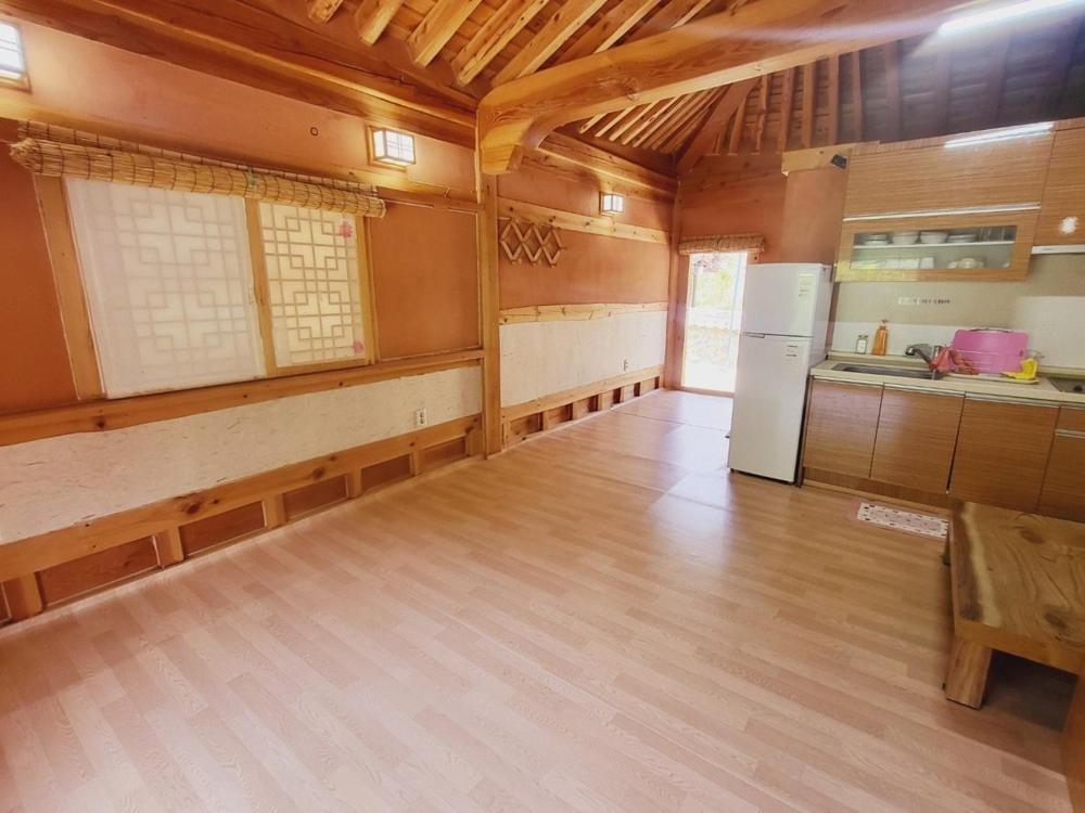 Yeongwol Hwanggung Hanok Pension الغرفة الصورة