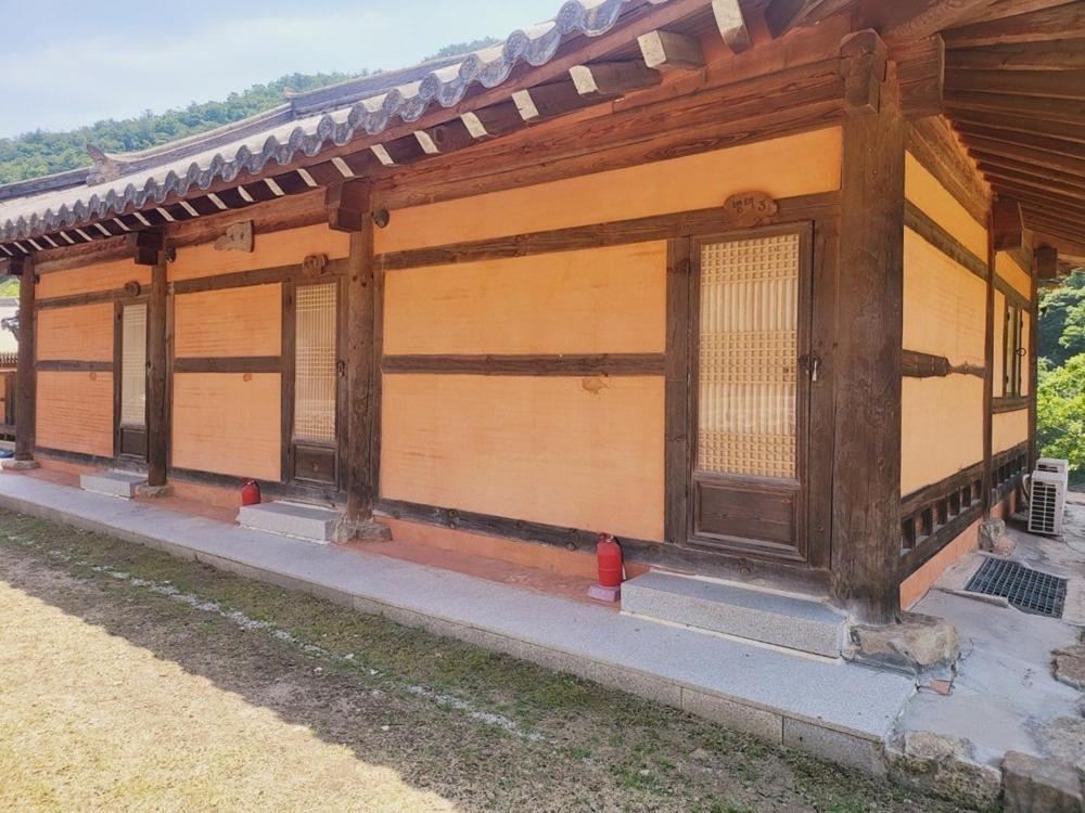 Yeongwol Hwanggung Hanok Pension الغرفة الصورة